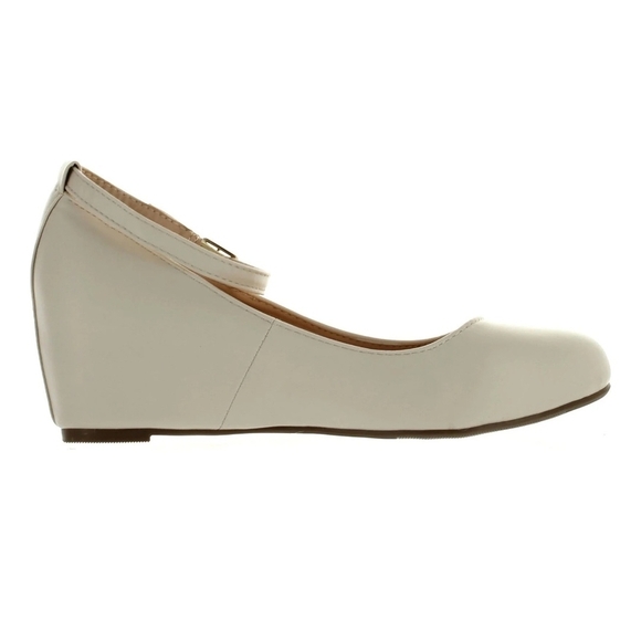Chase + Chloe Elegant Cream Wedges - Picture 3 of 9
